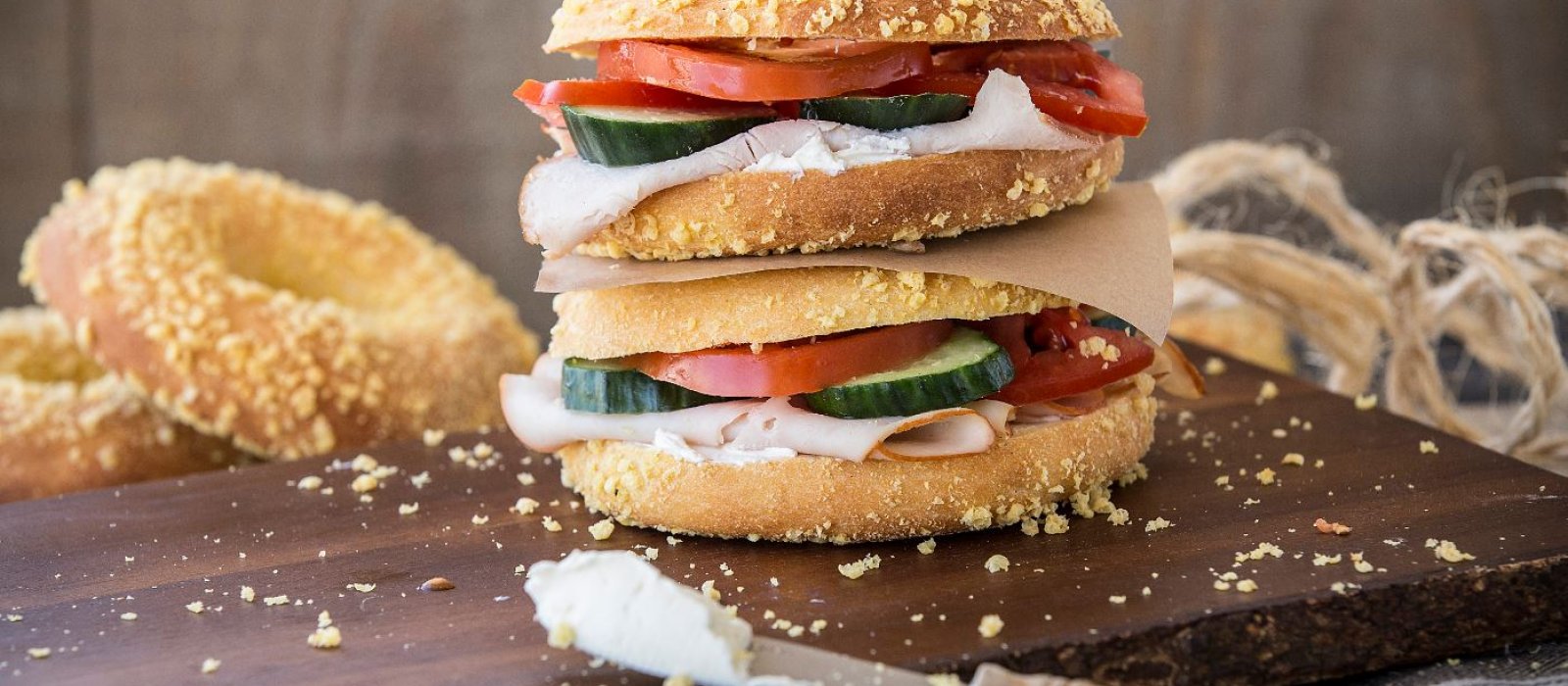 <span>Corn Bread Sub Sandwich with Cream Cheese & Turkey Meat</span>
