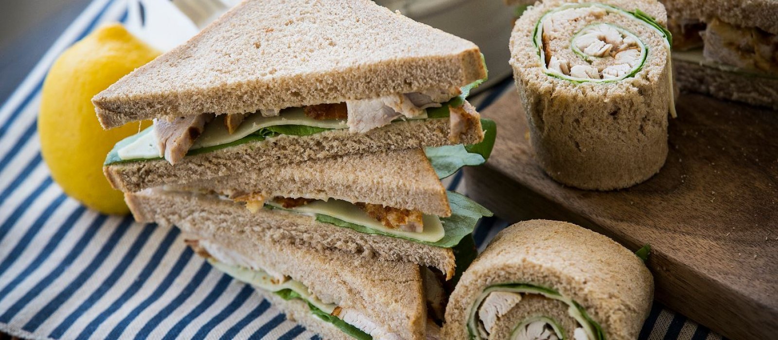<span>Zin sliced bread with Roasted Chicken & Aromatic Mayonnaise Spread (light)</span>
