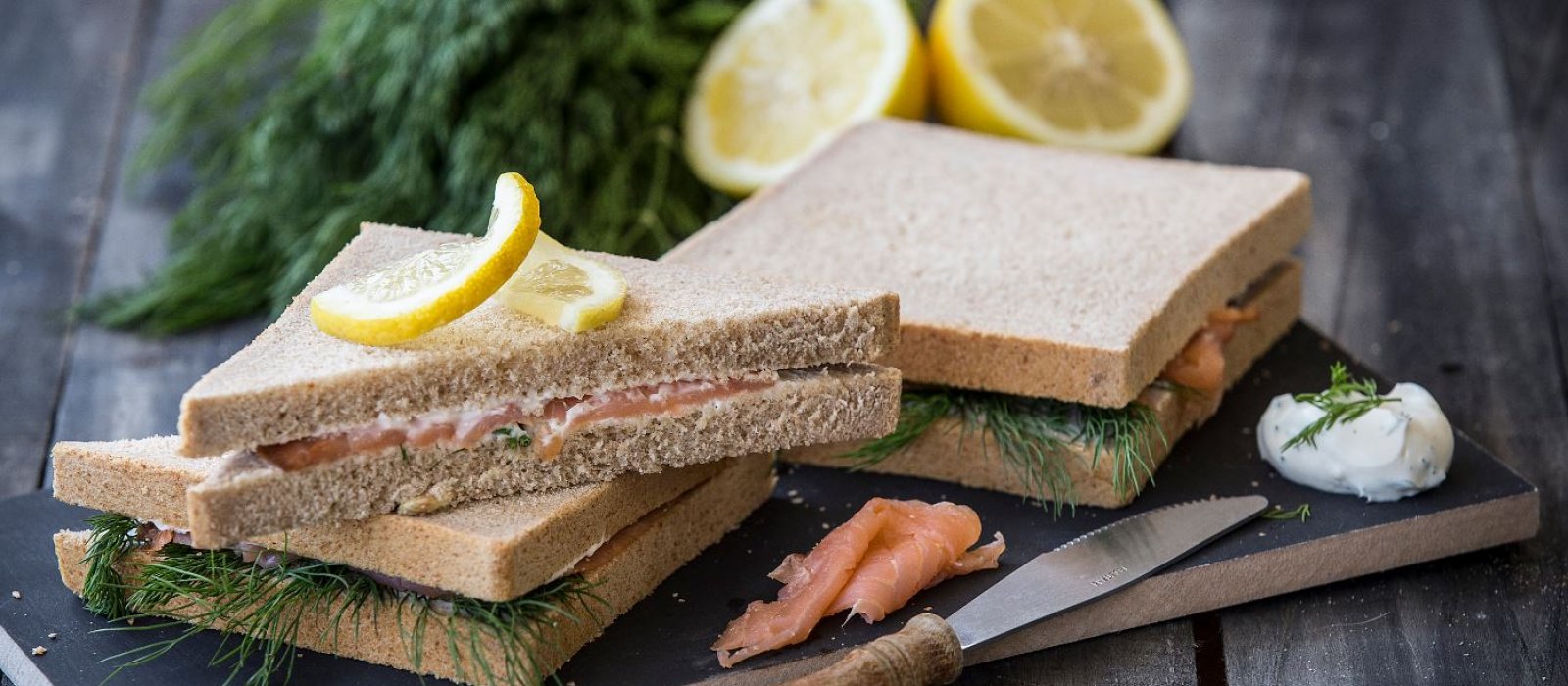 <span>Zin Sliced Bread with Smoked Salmon, Cream Cheese, Lime and Capers</span>
